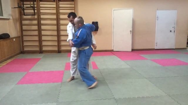 1е занятие по дзюдо Бросок через бедро смотреть онлайн
