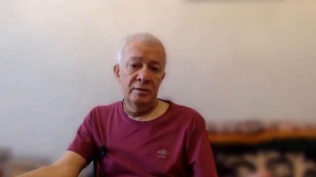 По каким признакам понять, что человек практикует карма йогу, а не бхакти йогу? смотреть онлайн