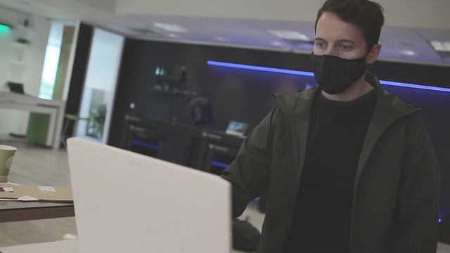 Acer Just Put Glasses-Free 3D in a Laptop - Here's Why You Should Care About SpatialLabs смотреть онлайн