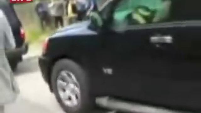 War in Georgia: Saakashvili is scared by noise that seemed to be a russian airplane and run away in смотреть онлайн