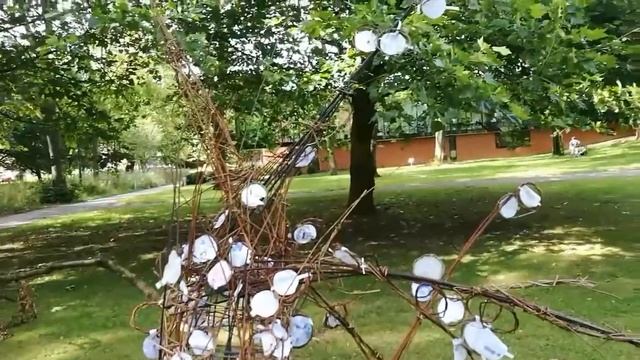В Парке на Оксфорде /катаемся на слайде, на тарзанке /Oxford Park/Slide смотреть онлайн
