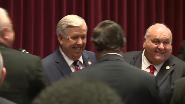 Kim Garner supporters upset; some not surprised by her resignation смотреть онлайн