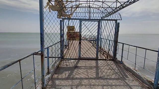 Евпатория, центральный пляж, экстремальная прогулка по причалу смотреть онлайн