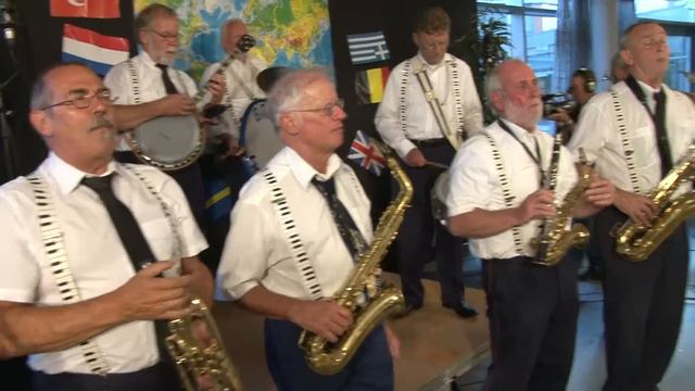 Blue Marble Silver Cornet Band - Paarse heide смотреть онлайн