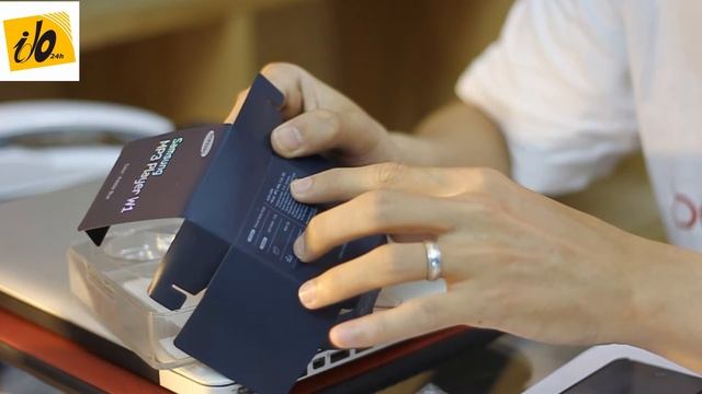 Viên sỏi biết hát 2013 - Samsung YP W1 смотреть онлайн