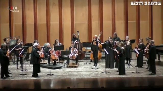 Applausi e bis al teatro Sociale per Gidon Kremer e il suo Mahler смотреть онлайн