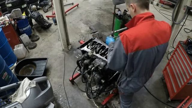 Vw Crafter crankshaft bearings change смотреть онлайн