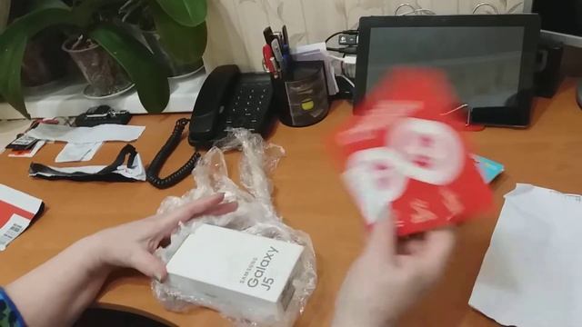 Распаковка телефона с магазина "РОЗЕТКА" смотреть онлайн