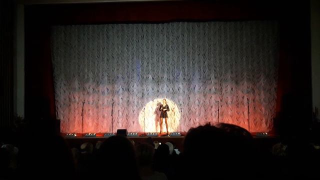 Виктория Добротворская. Песня "С понедельника" смотреть онлайн