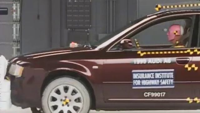 1999 Audi A6 moderate overlap IIHS crash test смотреть онлайн