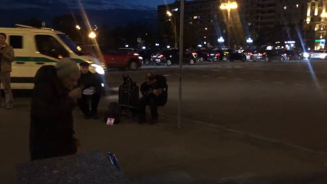 Супер уличные музыканты на Тверской смотреть онлайн