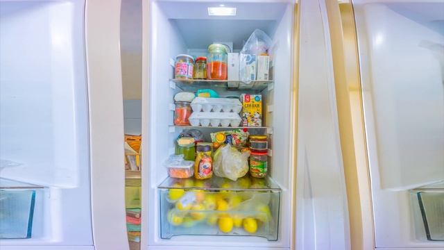 Мой крутой немецкий холодильник Liebherr под завязку забит ширпотребной дешманской пищей плебеев смотреть онлайн