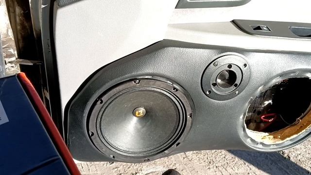 Замена динамиков Лада Приора на DL Audio Raven 200 смотреть онлайн
