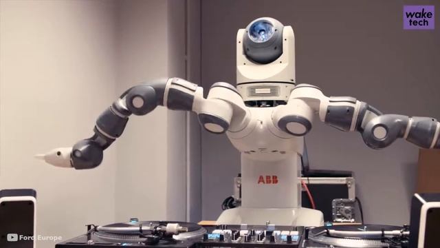 Ford presentó a su DJ Robot смотреть онлайн