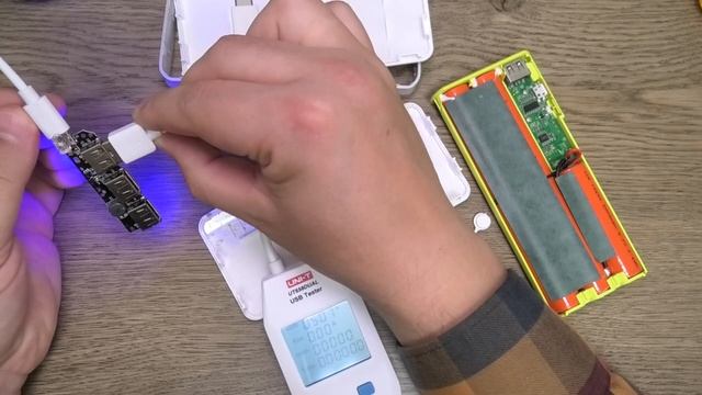 Ремонт Power Bank ► заряжается, но напряжение на USB 3,4 В - батарея в норме! смотреть онлайн