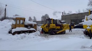 ЧЕТРА Т11 вытаскивает из сугроба Т170 / ТехЗап