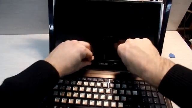 Замена петель ноутбука Asus K52JC смотреть онлайн