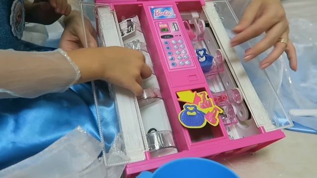 MEGA OVO SURPRESA FROZEN da Lulu com BABY ALIVE e BARBIE смотреть онлайн