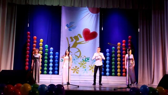 Ансамбль жестовой песни "Взмах крыла" - "Звездопад". Песня на жестовом языке смотреть онлайн