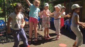 Музыкальная игра "Замри-отомри"