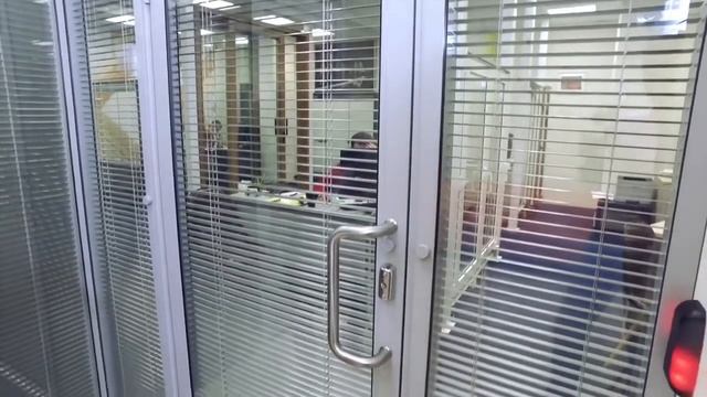 Стеклянные офисные перегородки смотреть онлайн