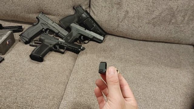 Checking out a Vector Optics Frenzy S micro Dot смотреть онлайн