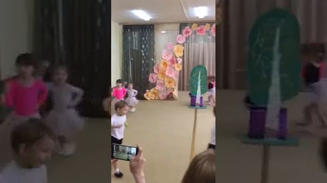 Ритмика в детском саду, танец вокруг березы смотреть онлайн