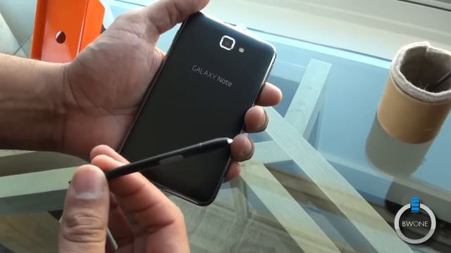 Samsung Galaxy Note For AT&T Unboxing - BWOne.com смотреть онлайн