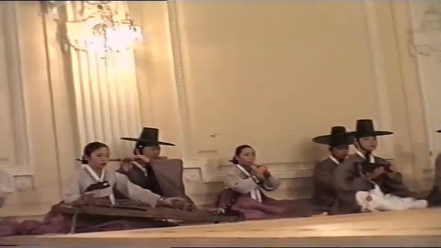 Korean dance, Корейский танец с мечами. 2003г. смотреть онлайн