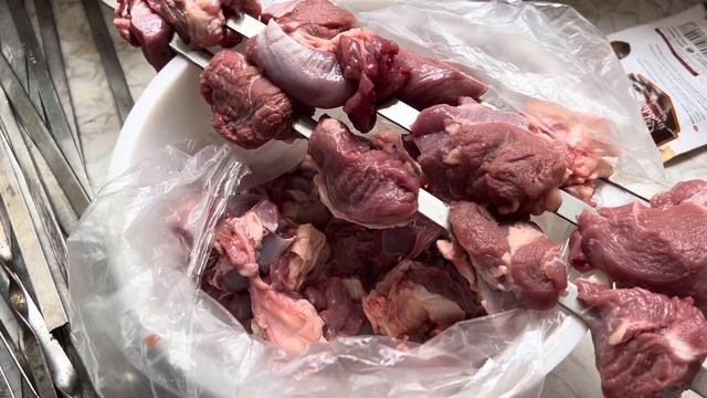 НОВХАНЫ-отдых на пляже.За день до этого жарили Шашлык. смотреть онлайн