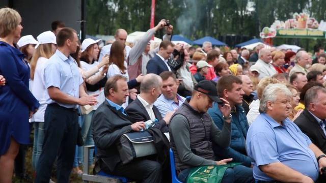День Брянского поля с комбайнами Десна-Полесье смотреть онлайн