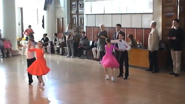Турнир по спортивным бальным танцам "Весенние ритмы 2018" Мариуполь ГДК смотреть онлайн