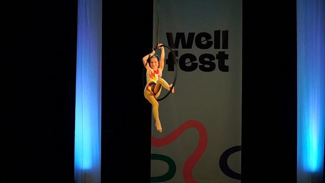 Воздушная гимнастика на кольце. смотреть онлайн