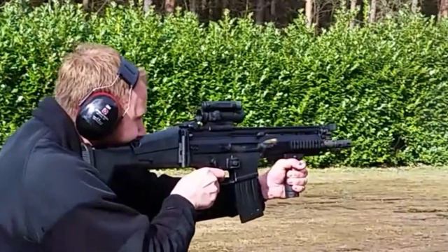 FN SCAR Light 5.56x45 NATO смотреть онлайн