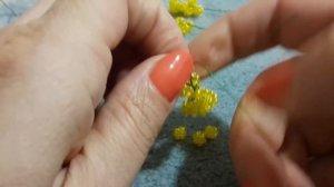 Букет мимозы. Брошь из бисера.