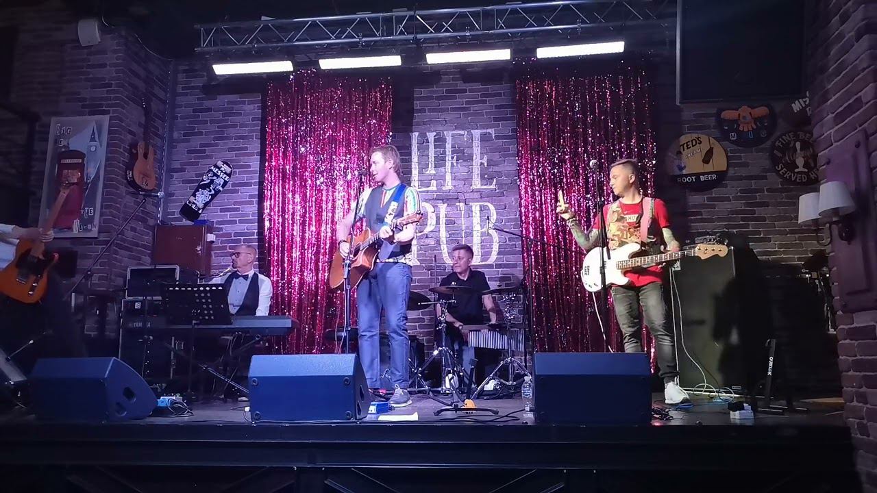 группа Ирония Судьбы 2 отделение в кафе LIFE PUB 20.07.2023 смотреть онлайн