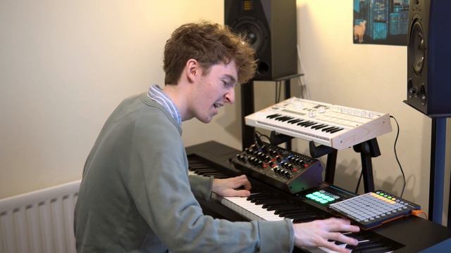 "Cold Pressed" - Jazz Funk Piano Synth Improvisation | Robert Dimbleby смотреть онлайн