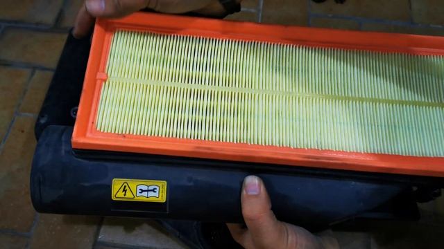 Mercedes W212 Air Filter Replacement E300 (2011)