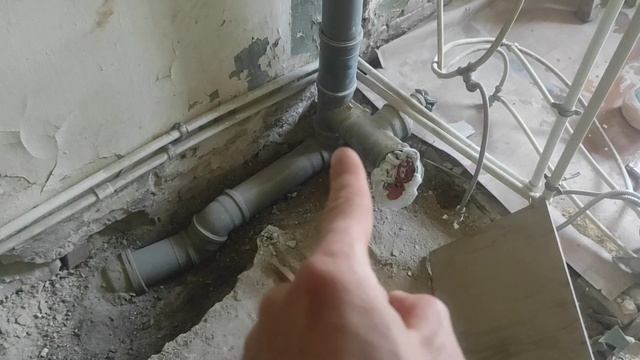 Переделка стояка канализации в Сталине после кап. ремонта. Фото улучшенной сборки. смотреть онлайн