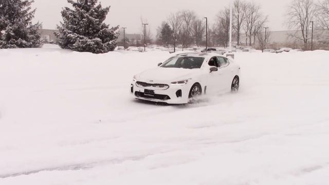 Kia Stinger in the Snow! смотреть онлайн
