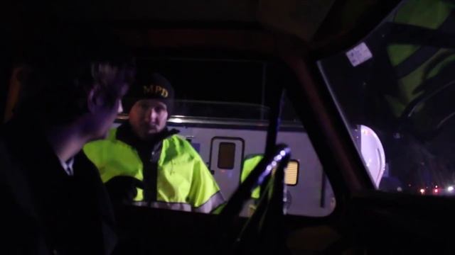 Remember THIS Guy? Cop from DUI Checkpoint Video Encountered Again! смотреть онлайн