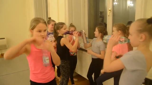 Mini Perły смотреть онлайн
