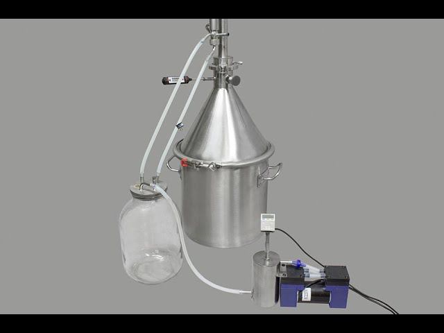 Бюджетный вакуум. Перегонка на спирт сырец. Часть 1. смотреть онлайн