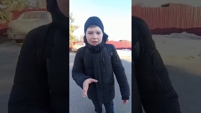 Пчёлы достали уже.Как спастись от жалы пчелы.