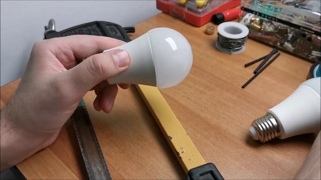 Rapairing some economic CFL and LED light bulbs смотреть онлайн