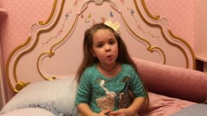 Ника рассказывает стих к 8 марта про маму  на английском языке )))???