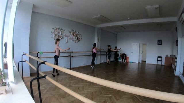 Балет для взрослых, начинающая группа студия Адажио смотреть онлайн