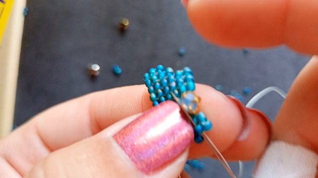 Вплетение шатона в бисерное полотно: ручное ткачество смотреть онлайн