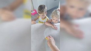 Выводим пятно от шариковой ручки! Как удалить шариковую ручку с дивана!