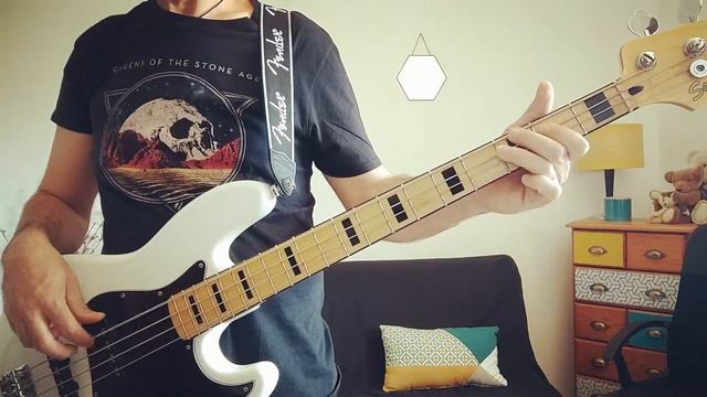 Queens of the stone age - In my head (Bass cover) смотреть онлайн